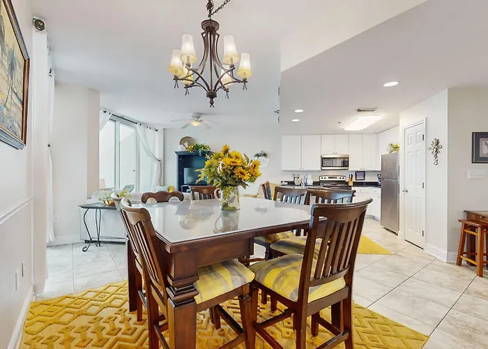 Gulf-front W Great Balcony Ocean View Ac & Shared Pools Hot Tubs & Gym *