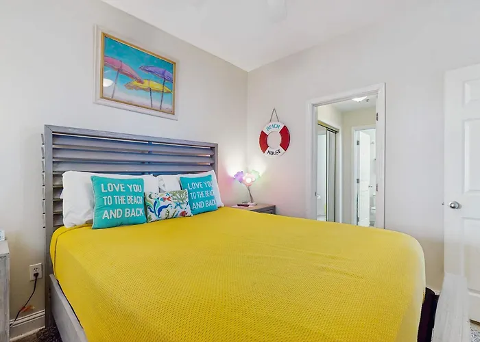 Gulf-front W Great Balcony Ocean View Ac & Shared Pools Hot Tubs & Gym Holiday home Gulf Shores