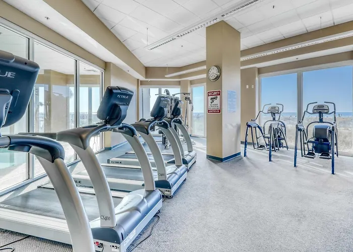 Gulf-front W Great Balcony Ocean View Ac & Shared Pools Hot Tubs & Gym *